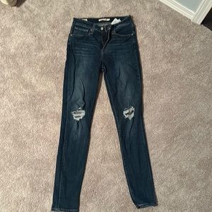 Levis 721 Highrise Skinny - distressed